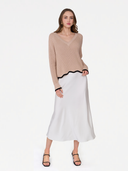 Tipped Scallop Shaker V-Neck in Latte