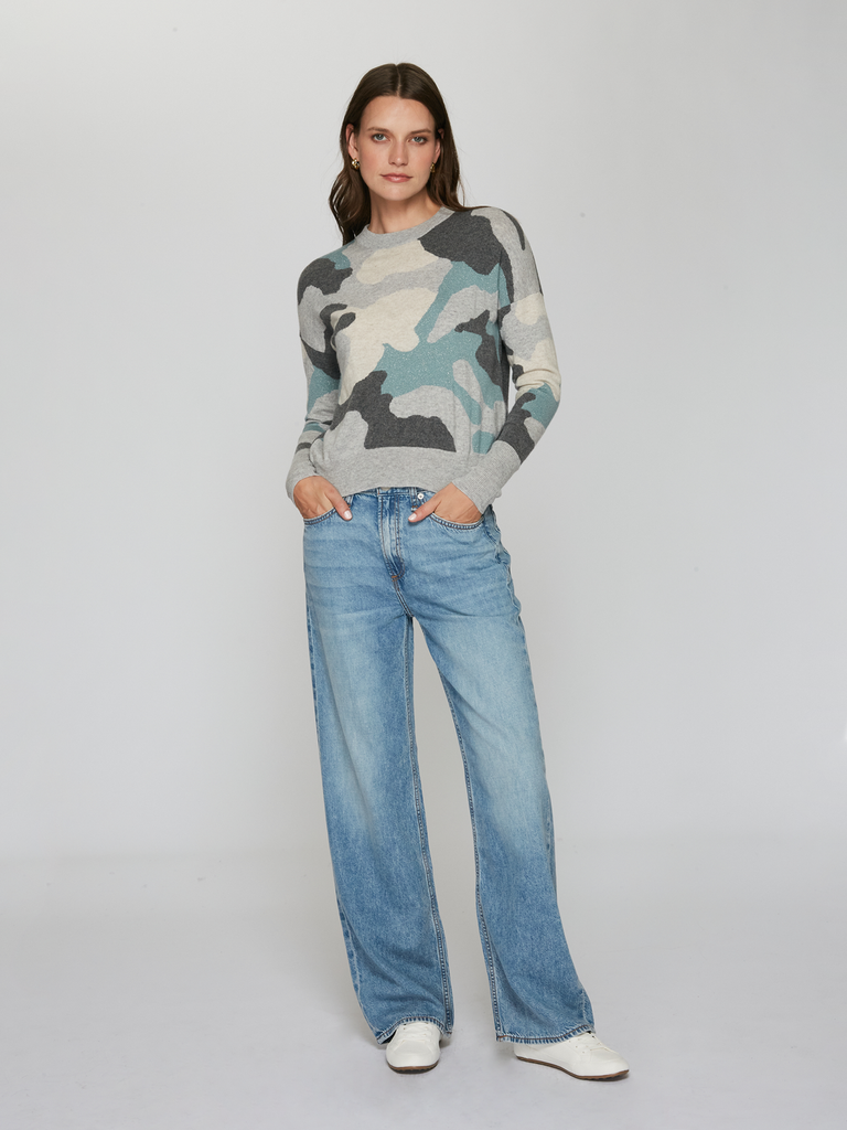 R13482 | Camo Intarsia Crew in Grey Combo | Autumn Cashmere
