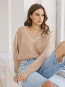 Shaker V W/ Contrast Piping in Buckwheat/Chalk