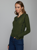 Fitted V w/ Embroidered Seam in Camo