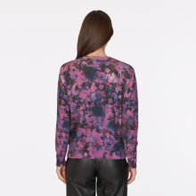 Load image into Gallery viewer, Floral Print Distressed Crew