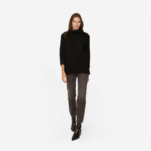 Load image into Gallery viewer, Funnel Neck Shaker in Black