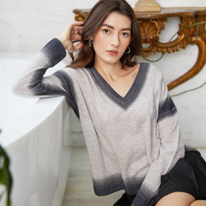 L/S V-Neck Gradient Edges