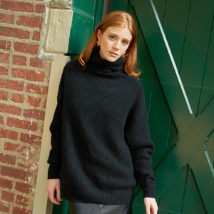 Women's Oversized Turtleneck in Black by Autumn Cashmere