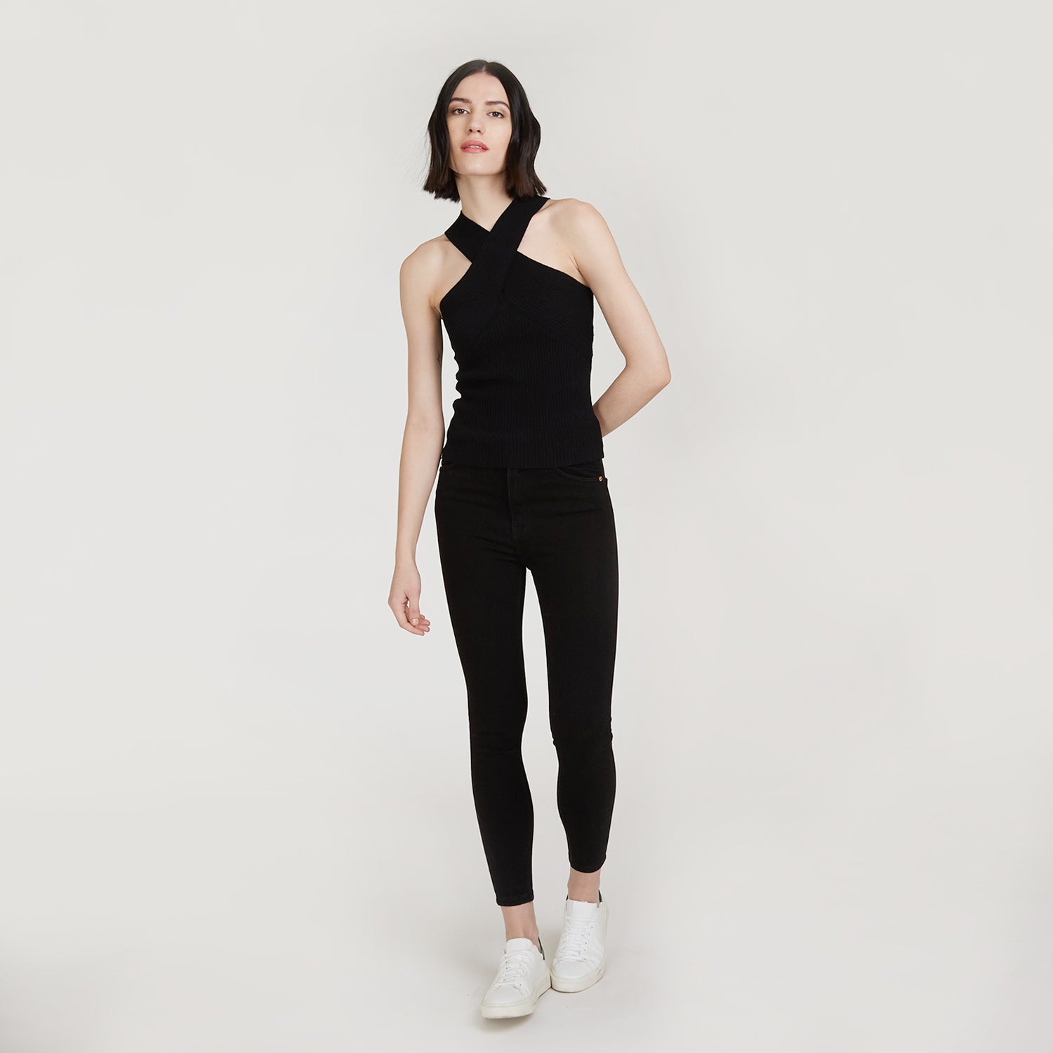 【新品・未使用】Heve クロスラッフルTOPS ブラック Heve へイブクロスラッフルTOPS