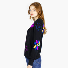 Load image into Gallery viewer, Multi Flower Intarsia Crew