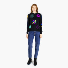 Load image into Gallery viewer, Multi Flower Intarsia Crew